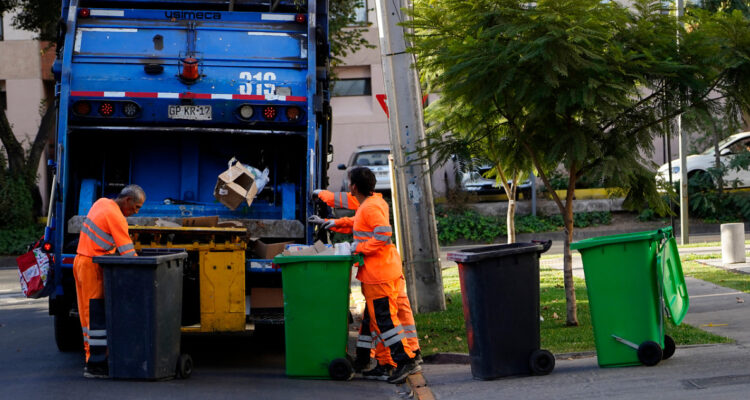 PDI investiga denuncia de presunto tráfico de influencias para el retiro de basura en Ancud