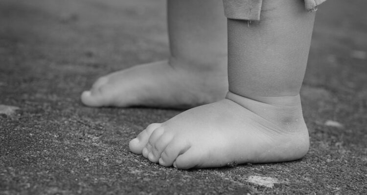 Bebé está grave tras ser golpeado por su padre en Cañete