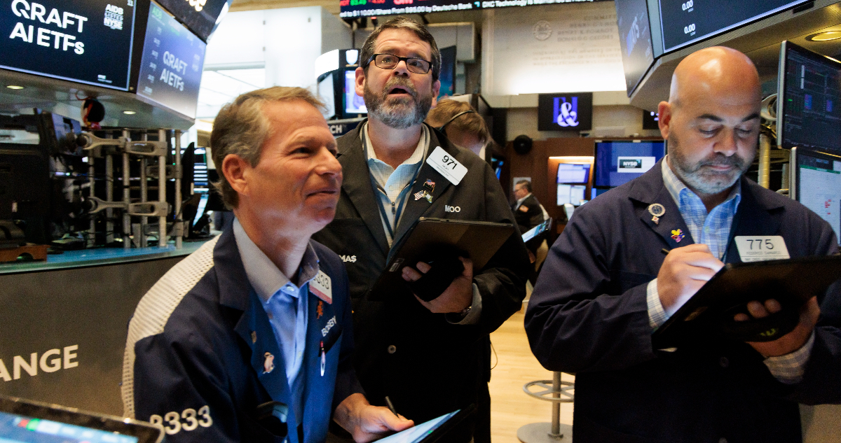 Wall Street abrió en tono mixto ante la expectativa de que bajen los tipos de interés en EEUU
