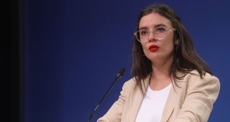 Vallejo tilda de “falta de respeto a la patria” las críticas a Boric tras cuestionamientos a Trump