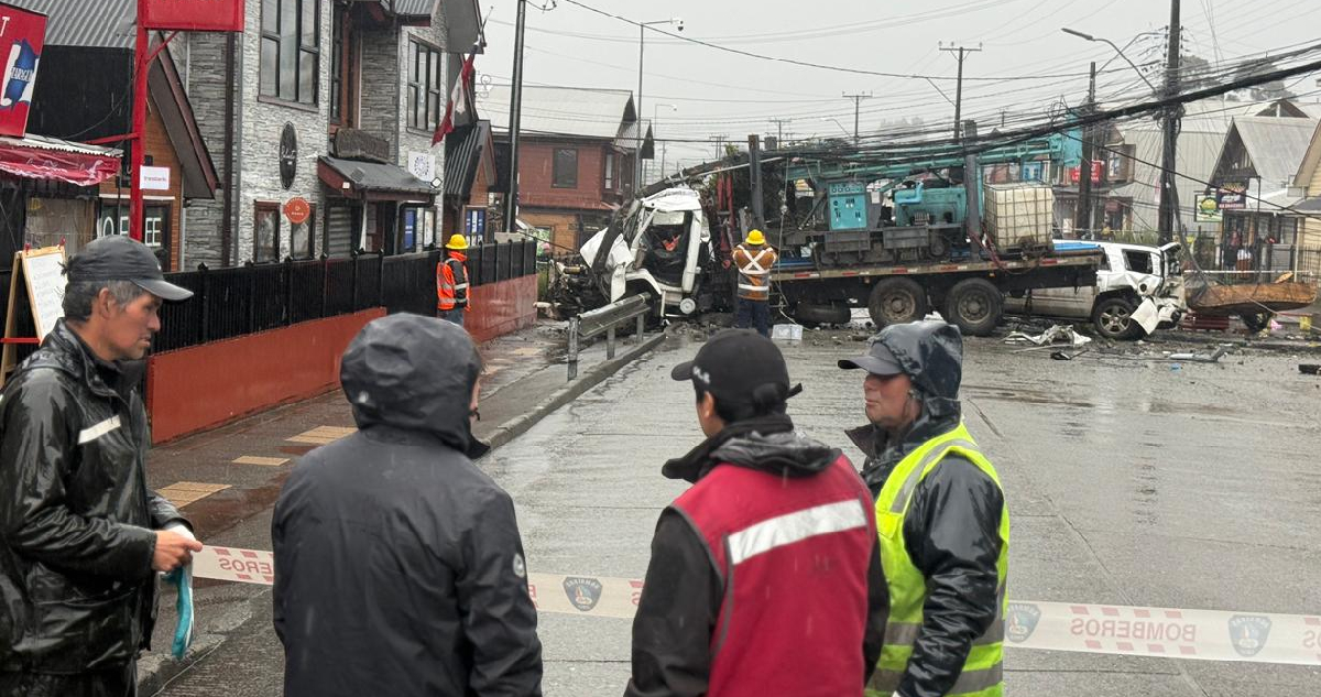 Un camión arrasó en accidente en Dalcahue: 15 heridos y estuvo a poco de impactar un centro comercial