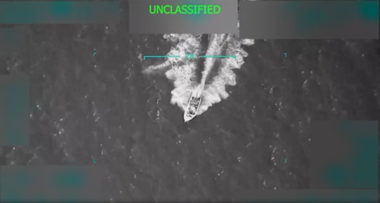 Trump publica video del momento exacto del ataque a embarcación narcoterrorista en el Caribe