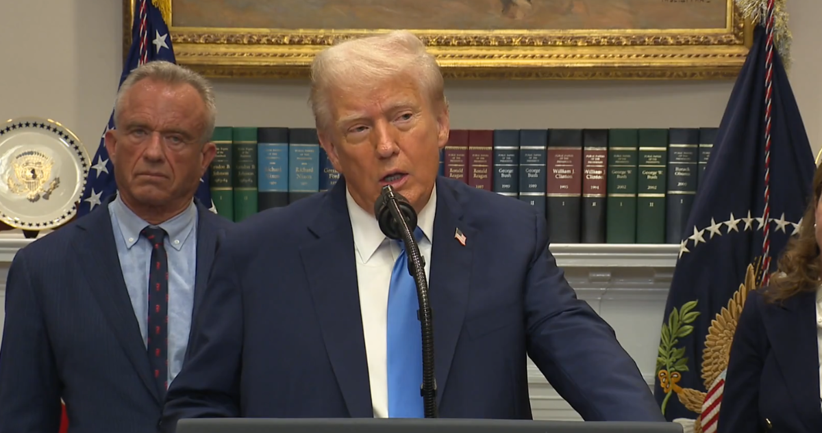 Trump se apoya en rumores sobre autismo: Hay partes del mundo donde no hay porque no tienen Tylenol