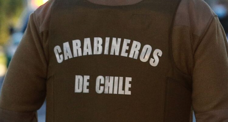 Arresto domiciliario total para carabinero que abatió a hombre que lo habría amenazado en Valparaíso