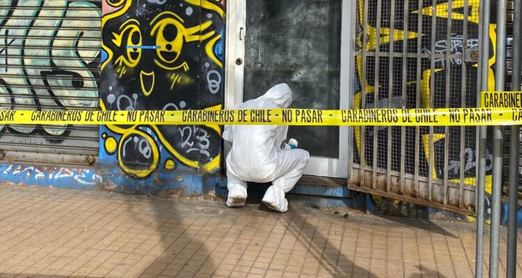 Llaman a retiro al jefe del Laboratorio de Criminalística de Carabineros tras robo del fin de semana