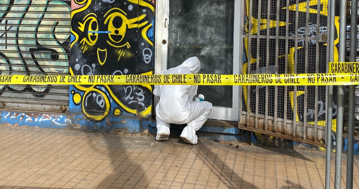 Llaman a retiro al jefe del Laboratorio de Criminalística de Carabineros tras robo del fin de semana