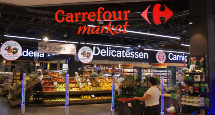 En Argentina, la firma francesa de supermercados Carrefour anunció la compra de otra cadena