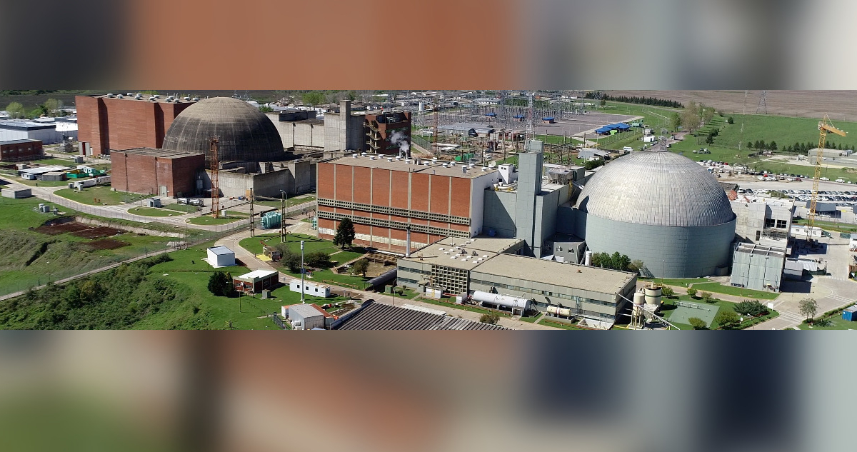 Milei anuncia privatización parcial de las tres centrales nucleares de Argentina