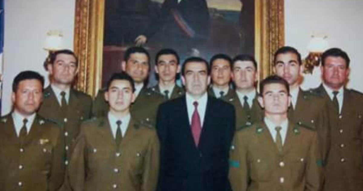 Carabineros con el expresidente Eduardo Frei