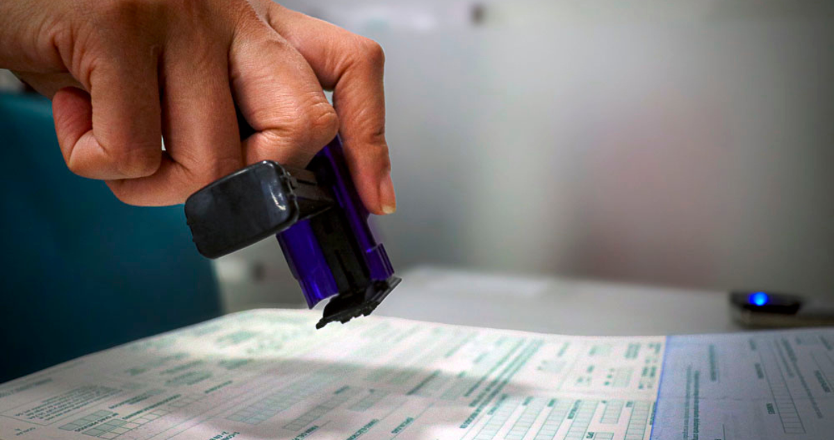 CGR revela que otros 10 mil funcionarios públicos salieron del país con licencia: se suma a los 25 mil