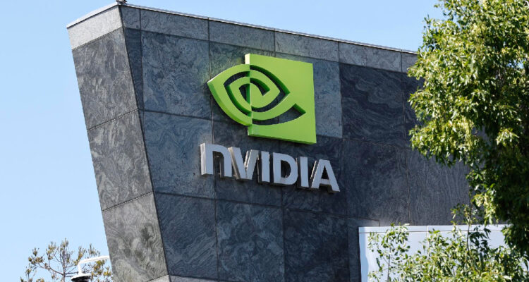 China vuelve a cargar contra Nvidia y pide a sus empresas que no le compren sus procesadores
