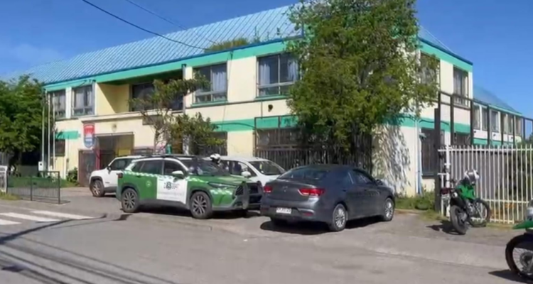 Detienen a dos estudiantes sorprendidos con pistola y marihuana en colegio de San Pedro de la Paz