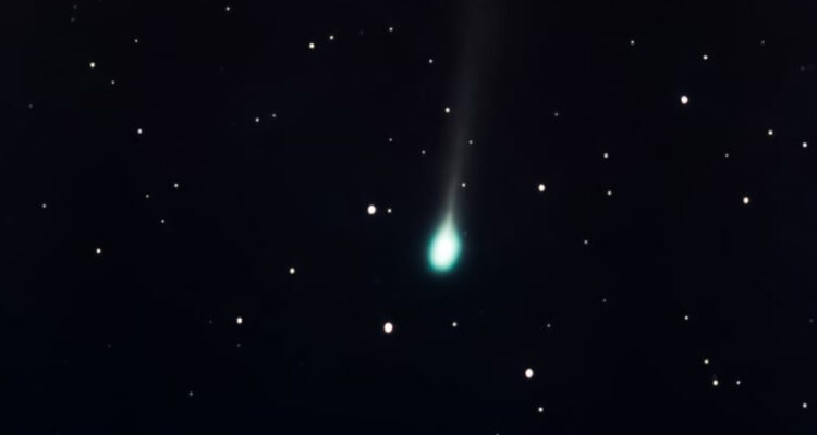 Cometa C/2025 R2 Swan