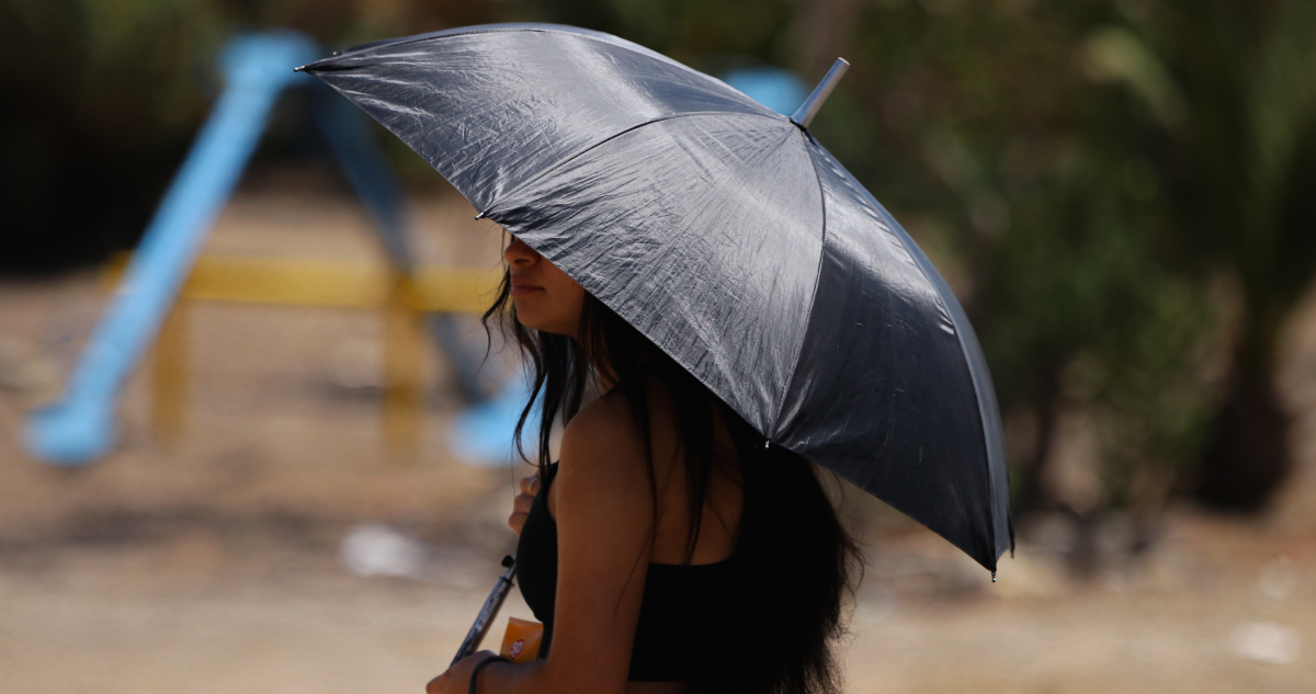 Con short y chaleco: la “montaña rusa” de temperaturas que tendrá Santiago esta semana