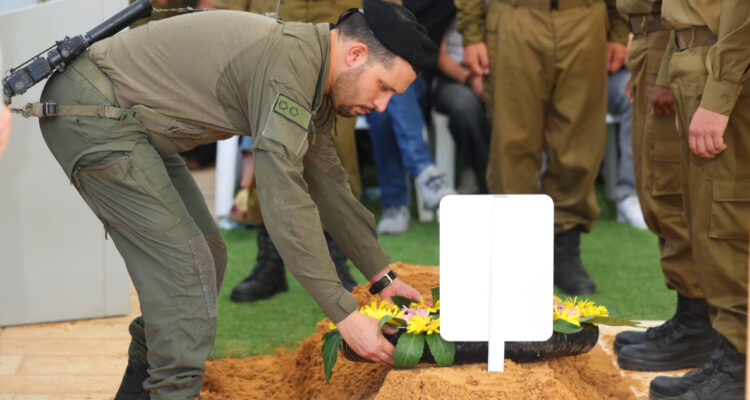 Confirman que uno de los soldados caídos en Gaza era hijo de chilenos: familia recibe apoyo consular