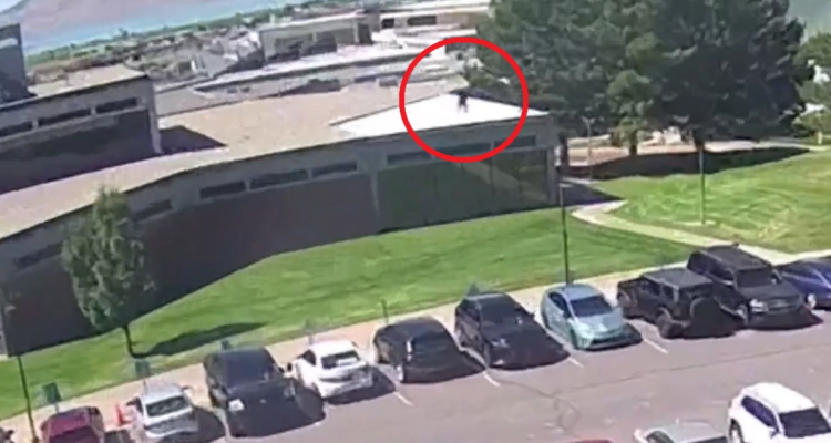 Momento en que sospechoso Tyler Robinson habría escapado tras tiroteo contra Charlie Kirk