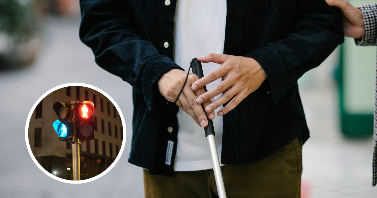 Persona ciega cruzando la calle y foto de un semáforo.