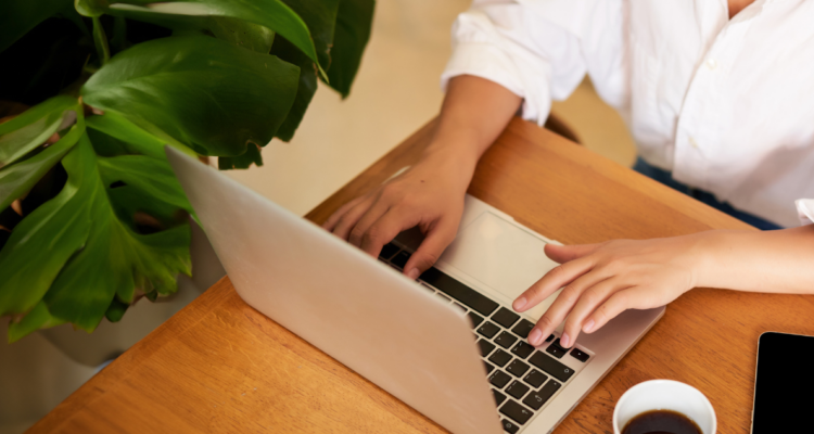 Sence ofrece cursos en distintas áreas para comunas de la RM: revisa cuáles son y cuándo empiezan