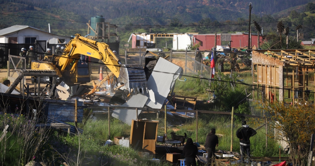 Demolición de toma Calicheros de Quilpué