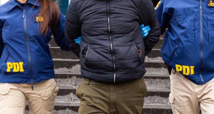 Detenido por homicidio del ex de su pareja