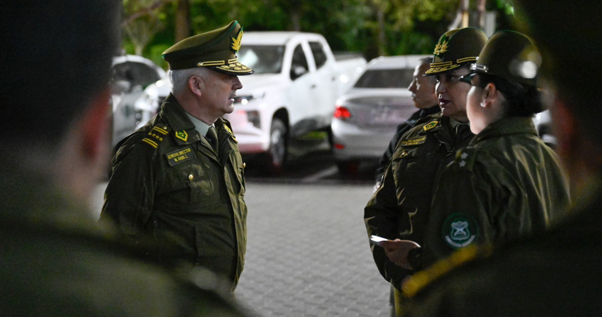 El General Director de Carabineros, Marcelo Ayala, en el Hospital Dipreca.