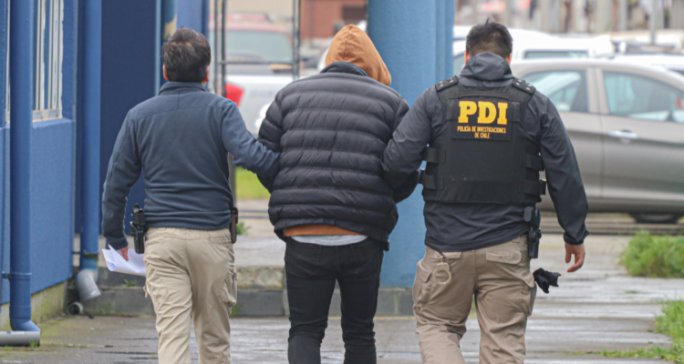 Dictan prisión preventiva para imputado por homicidio con arma cortopunzante en vía pública de Parral