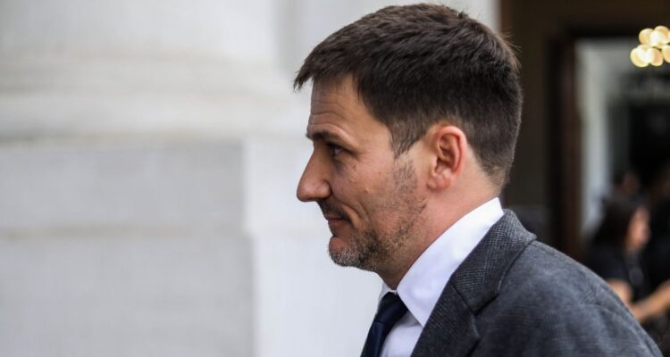 Comisión de Minería aprueba nota de protesta a Pardow por rol de directora de ENAP en comando de Jara