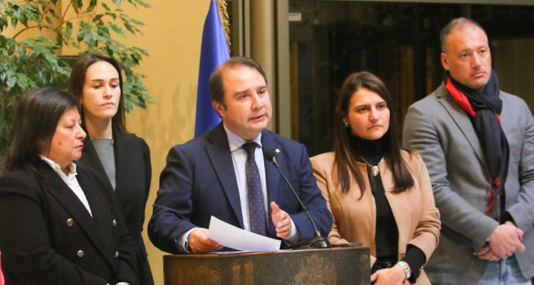 Diputados RN piden al Presidente Boric promulgar con urgencia la ley de permisos sectoriales