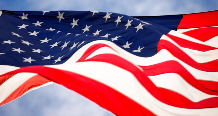 El déficit comercial de EEUU subió 32,5% en julio, con importaciones previas a los aranceles de Trump