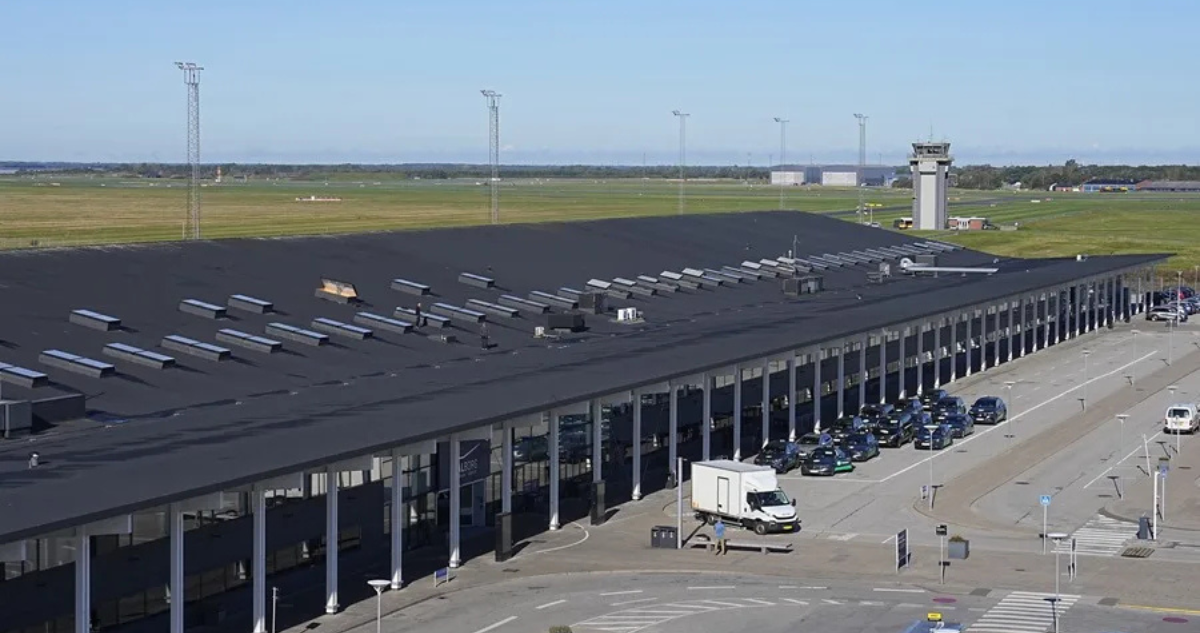 Zelenski habla con primera ministra danesa tras incidentes con drones en aeropuertos de Dinamarca