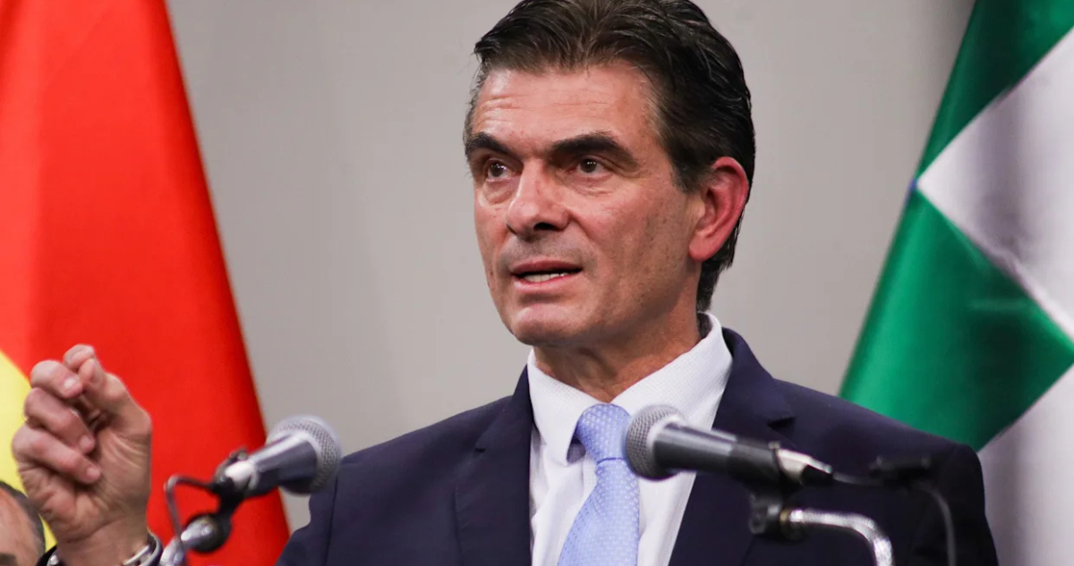 candidato boliviano busca legalizar autos robados y causa polémica en Chile
