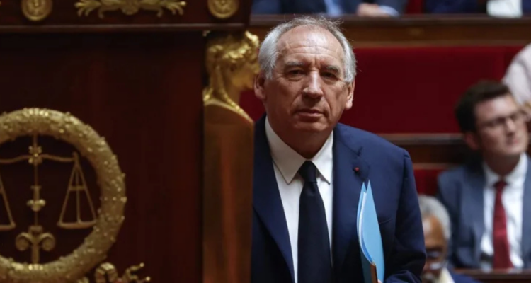Cae Gobierno de Bayrou en Francia: primer ministro pierde moción de confianza y deberá dimitir