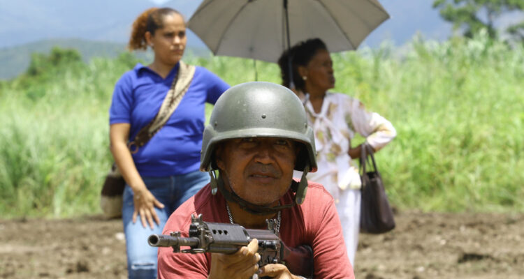 Población acude a ejercicios militares en Venezuela
