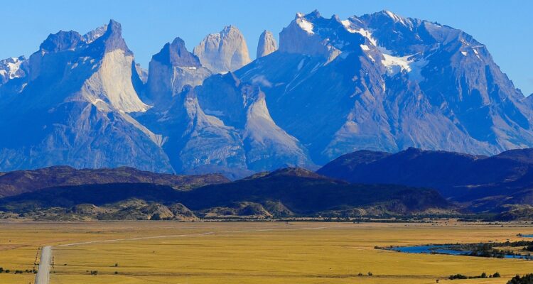 Eligen el mejor destino turístico de Chile según Cadem: Valparaíso registra 1% y confirma duro declive