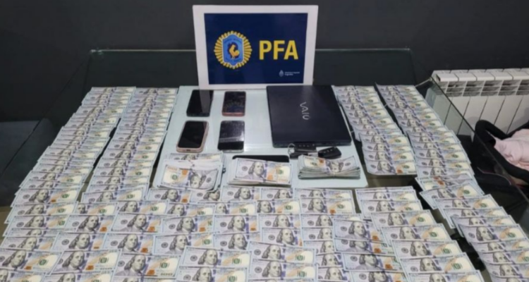 Evidencia incautada a los 13 acusados por vínculos con el Tren de Aragua en Argentina.