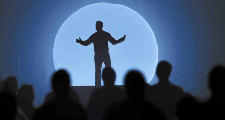 Ilustración de persona hablándole al público