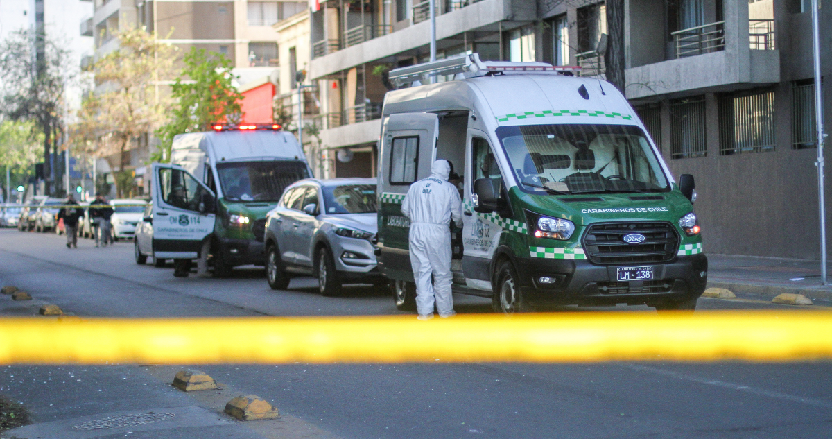Padre de víctima de femicidio en Santiago pierde un ojo tras agresión del asesino con un cuchillo