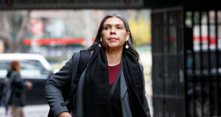 Figueroa blinda a Jara por dichos sobre Jadue: descarta “contradicción” y pide evitar polémicas falsas