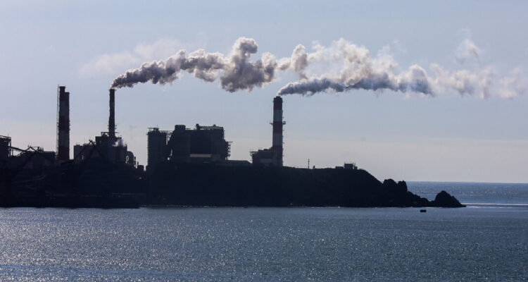 FNE aconseja ajustar normas de costos variables de termoeléctricas para evitar prácticas oportunistas