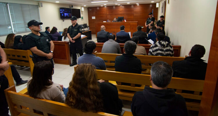 Formalizan a funcionarios de Arica acusados de corrupción: quedaron con arraigo y firma mensual