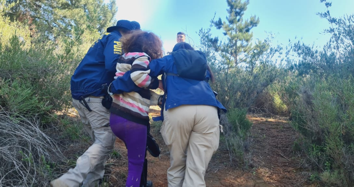 Hallan viva a mujer que llevaba 5 días desaparecida en Valparaíso: estaba deshidratada y desorientada