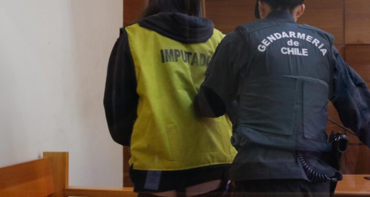 MUJER CONFESÓ QUE VIAJÓ DE SANTIAGO A QUINTERO PARA MATAR A SU PAREJA: QUEDÓ EN PRISIÓN PREVENTIVA