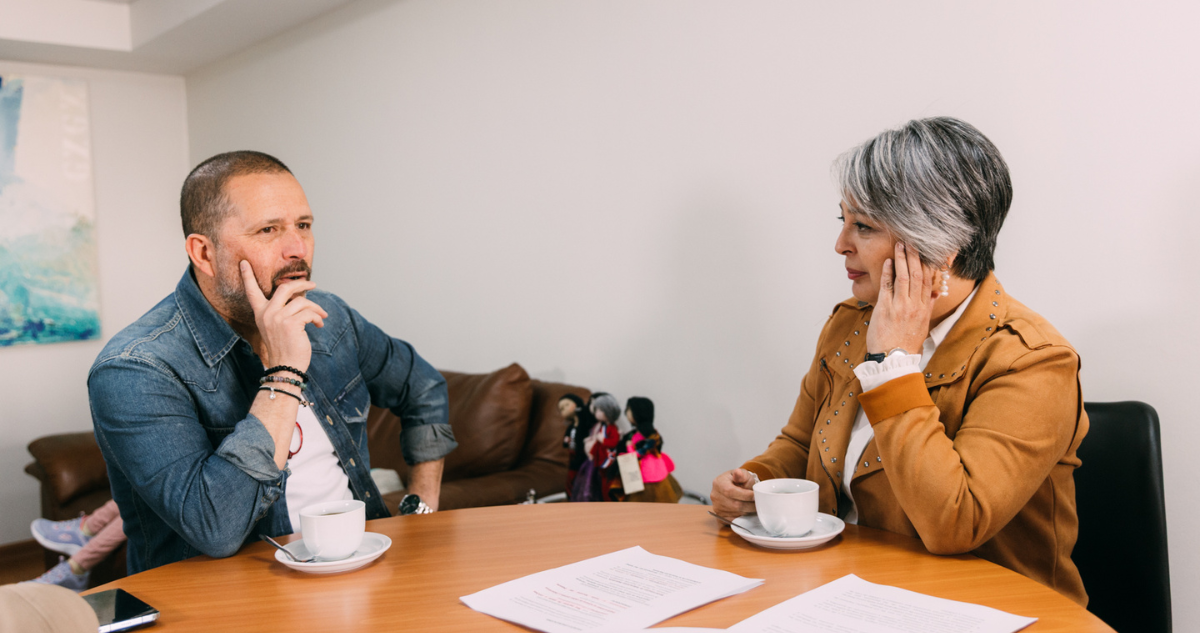 
Jeannette Jara suma a exfutbolista Rodrigo Polaco Goldberg