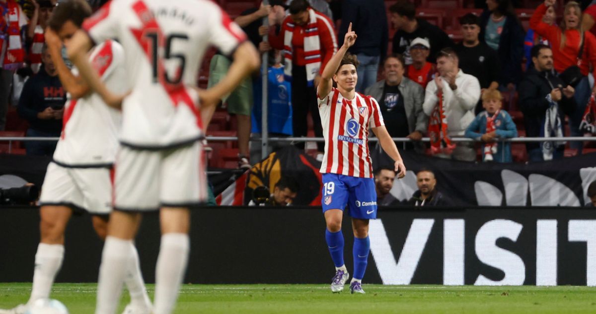 Julián Álvarez celebra su gol ante Rayo Vallecano en LaLiga