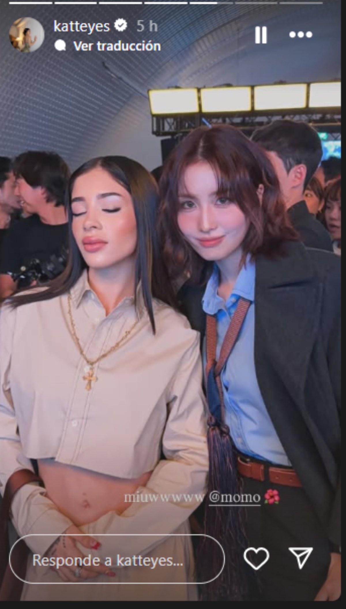 Katteyes estuvo con cantantes de Twice y Seventeen en Milán y con Yatra y Carolina Herrera en Madrid