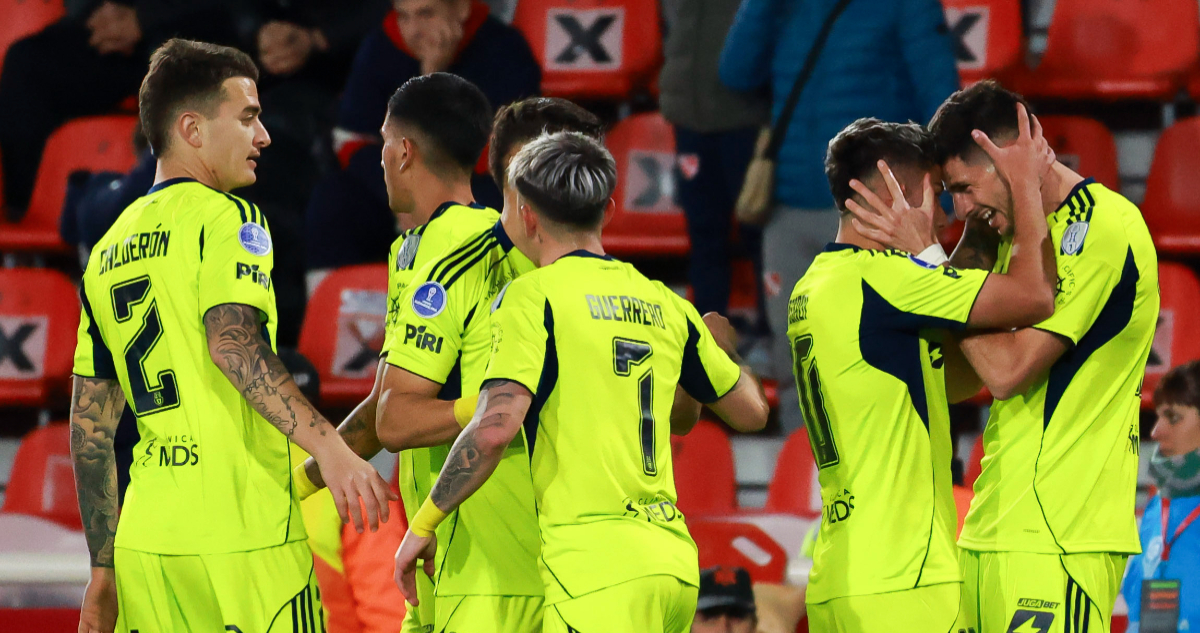 la-u-celebra-su-gol-ante-independiente-en-copa-sudamericana.jpg