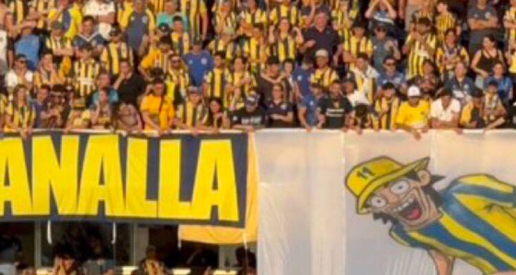 Lienzo de Rosario Central en clásico ante Newells