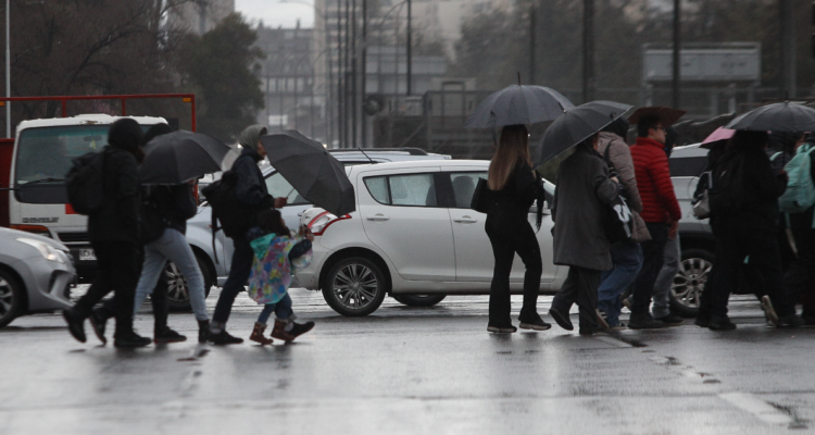 Sistema frontal en la RM dejaría hasta 50 mm de lluvia y bajas temperaturas este fin de semana