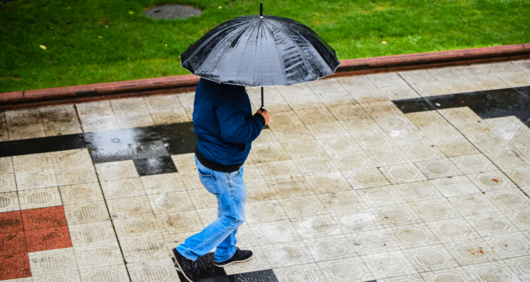 Más de 100 mm y vientos de hasta 90 km/h: pronostican intensas lluvias en la zona centro sur del país