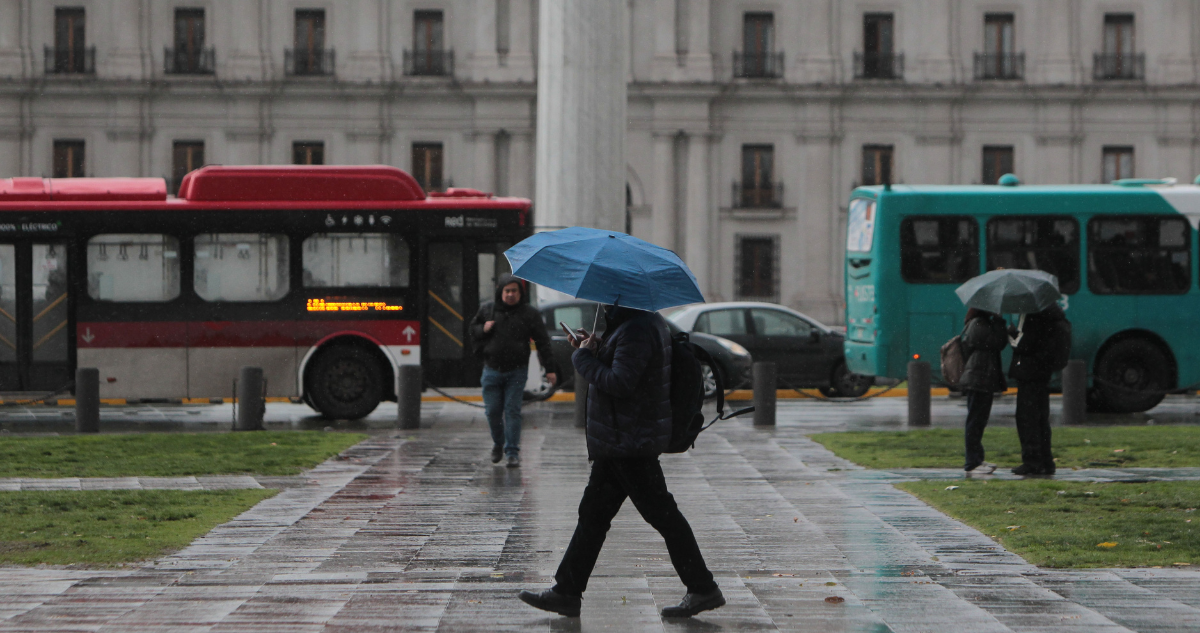 Anuncian retorno de las lluvias para Santiago y el sur de Chile: revisa la fecha y regiones afectadas